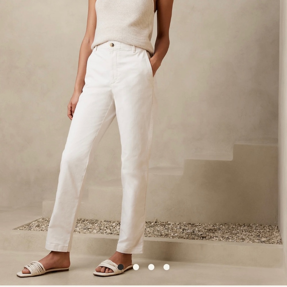 NWT Banana Republic High Rise Authentic Chino. Color:  Stone Washed.